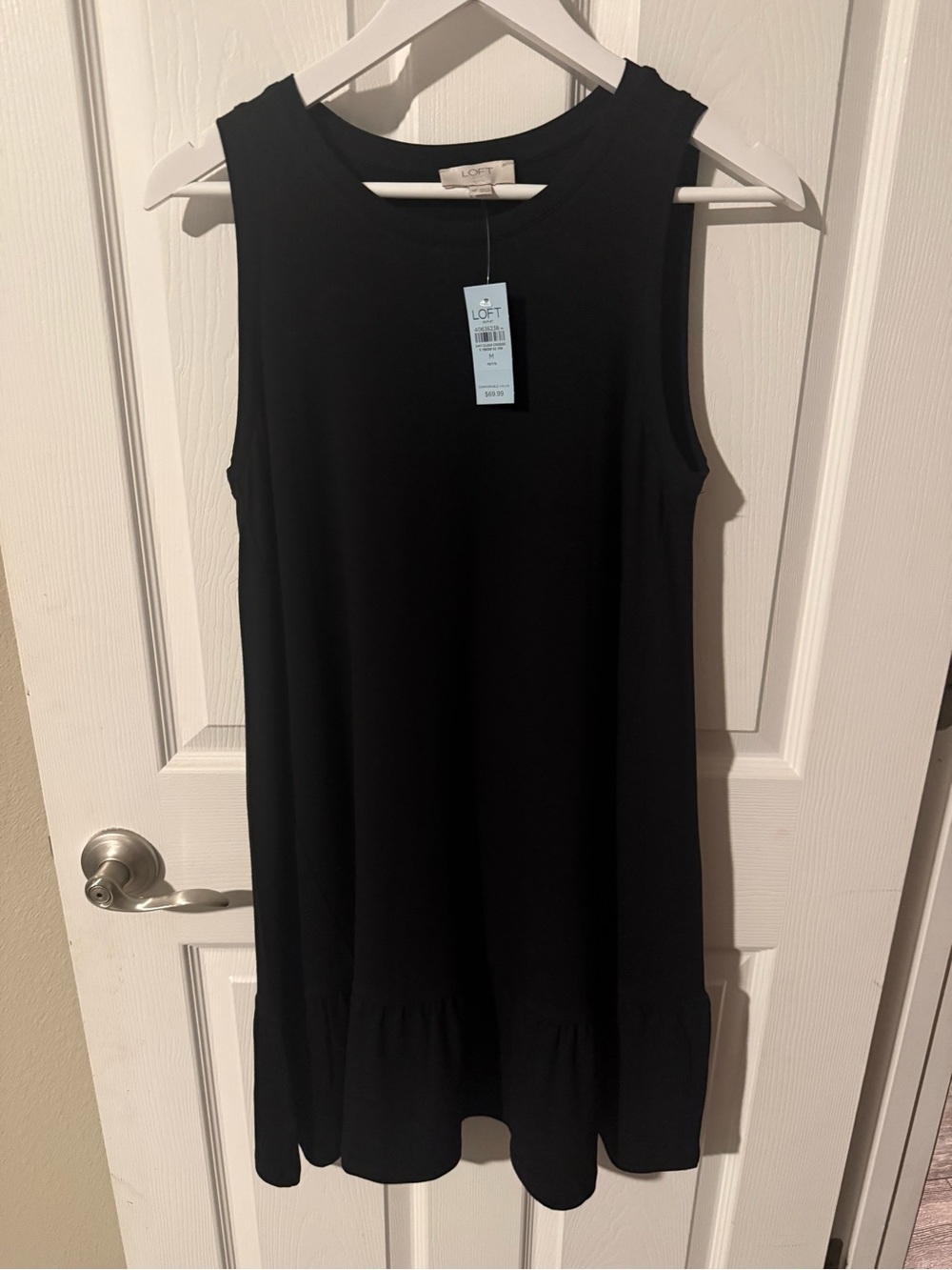Brand New w/ Tags! Women’s LOFT Black Sleeveless Ruffle-Hem Shift Dress! Medium!
